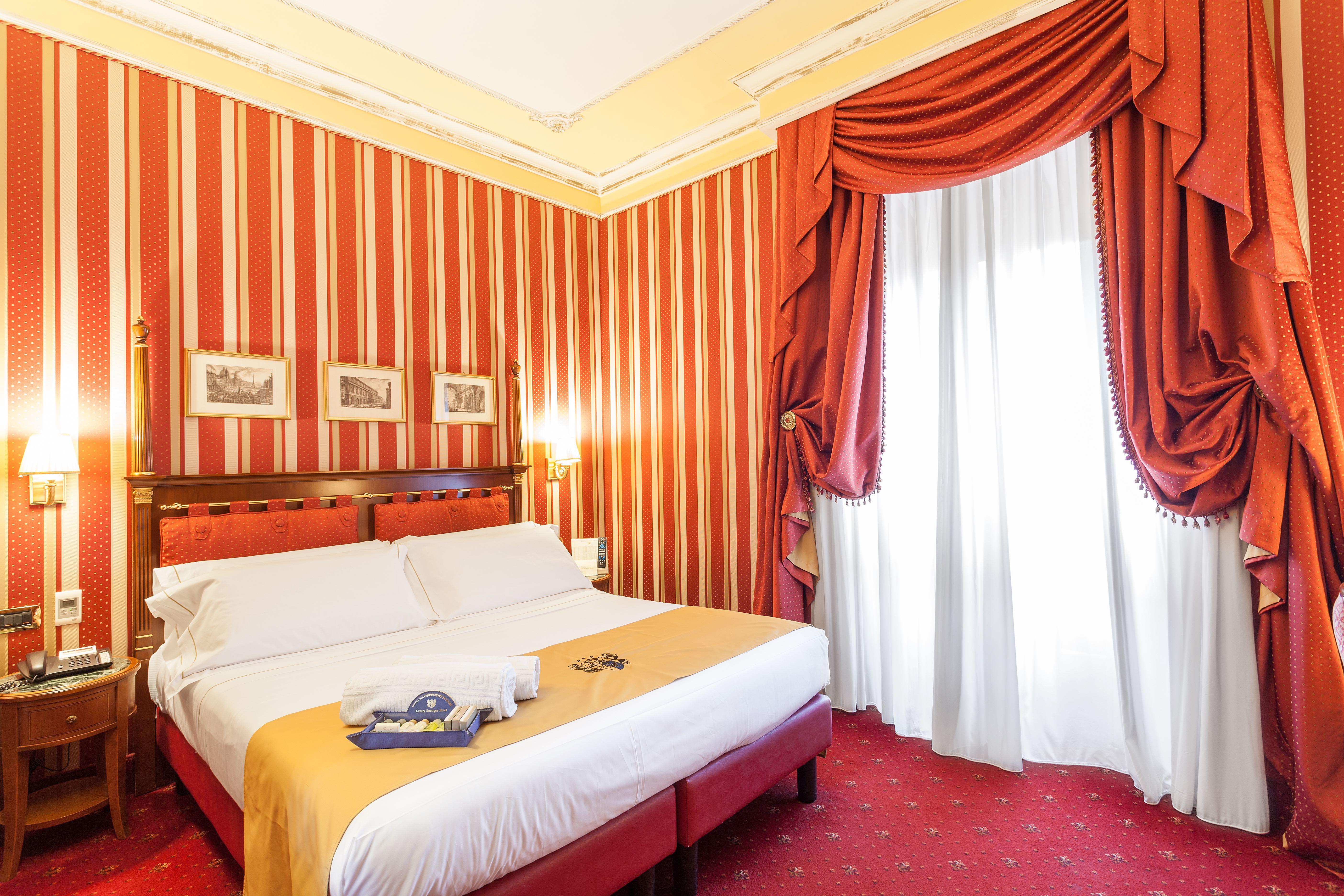 Hotel Manfredi Suite In Рим Экстерьер фото