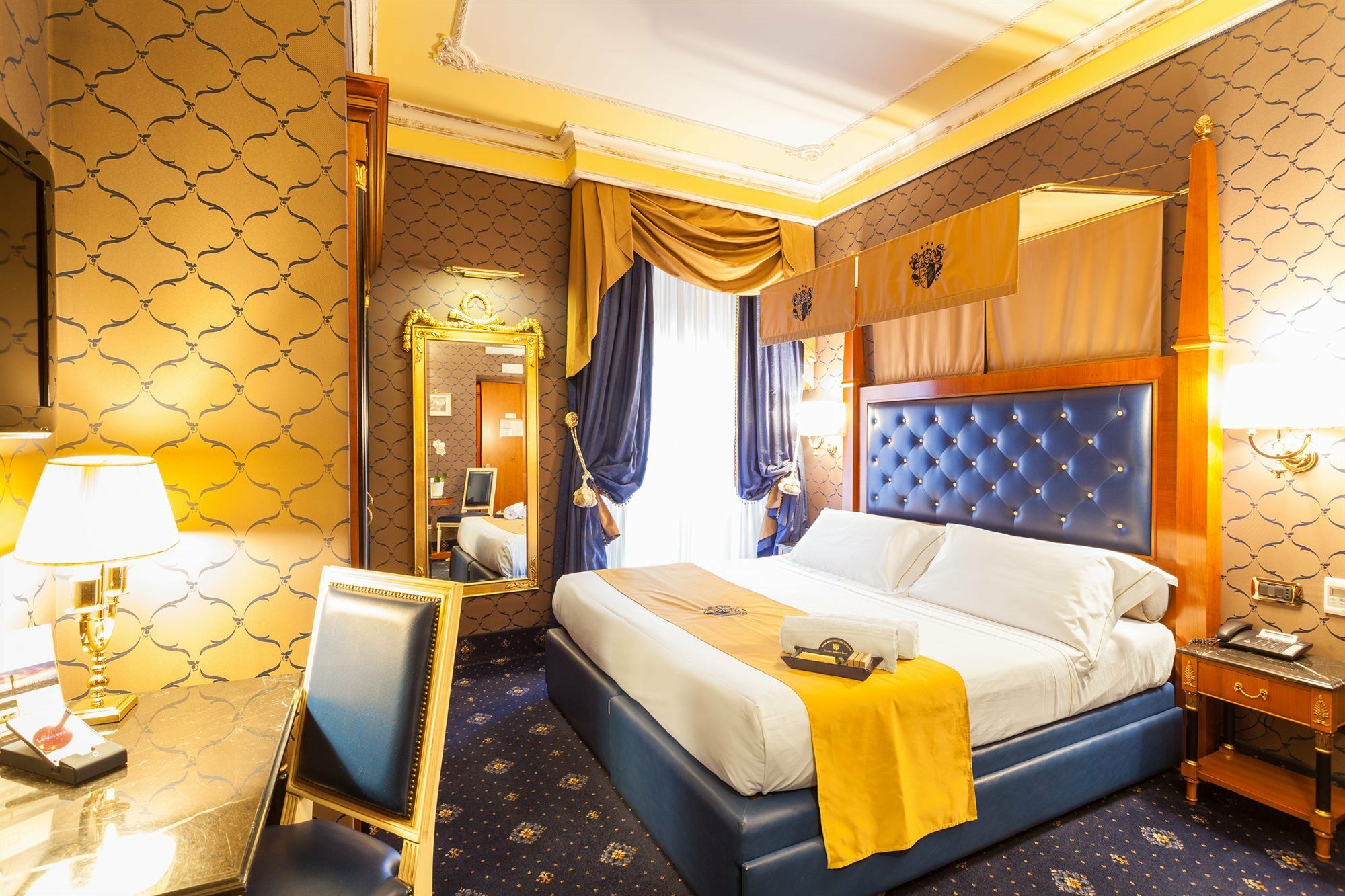 Hotel Manfredi Suite In Рим Экстерьер фото